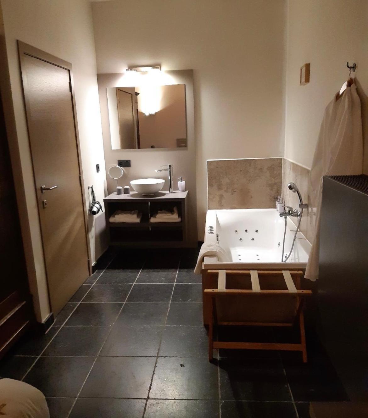 De Verborgen Parel B&B Borgloon Εξωτερικό φωτογραφία